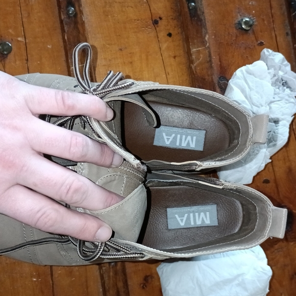 Mia Cailyn Lace Up Boots - Picture 6 of 8